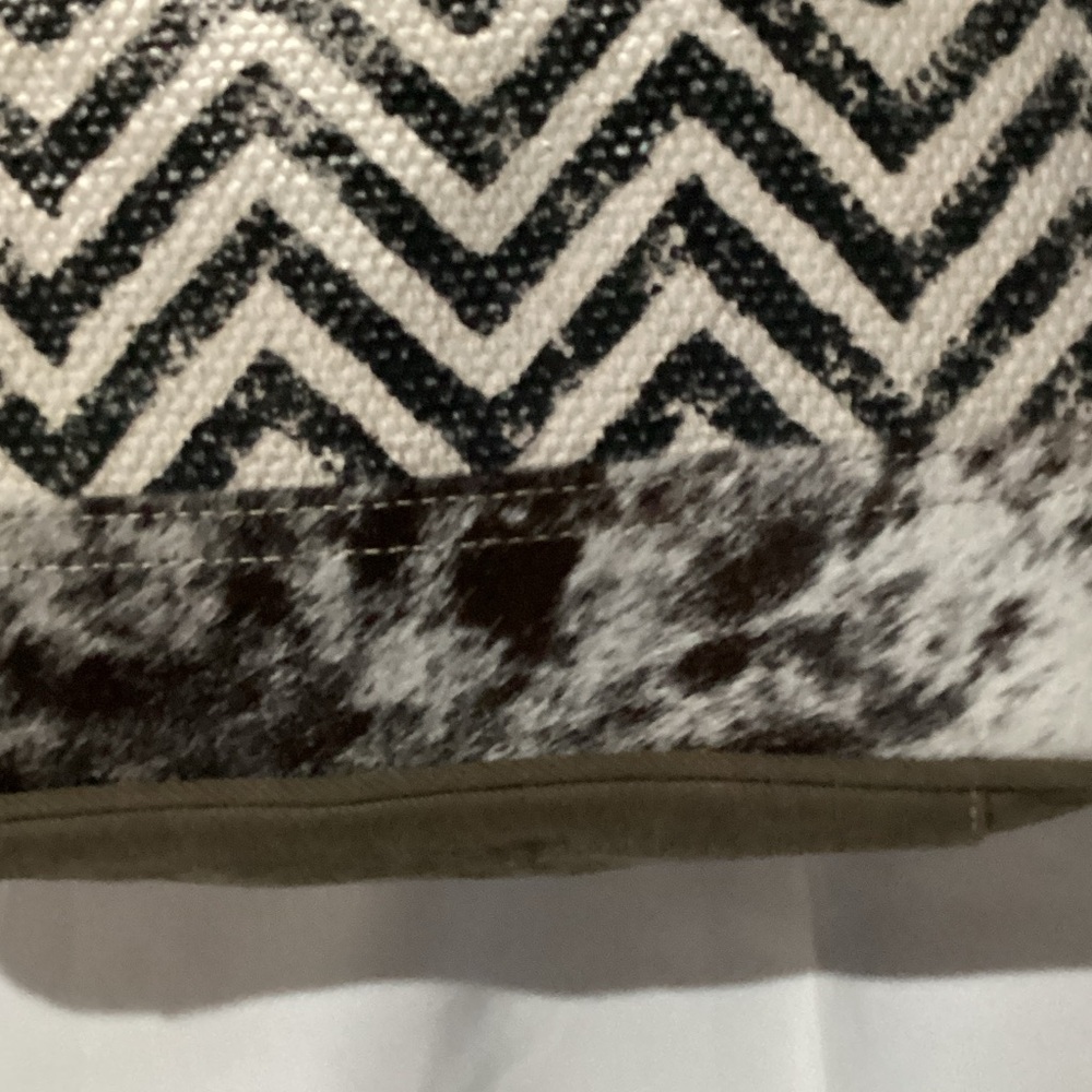 Myra‎ Chevron Patterned Tote Bag with Brown Straps - Picture 4 of 8